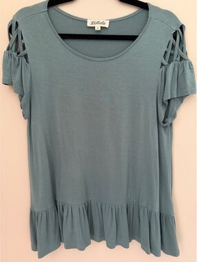100% Cotton S Listicle teal distressed top